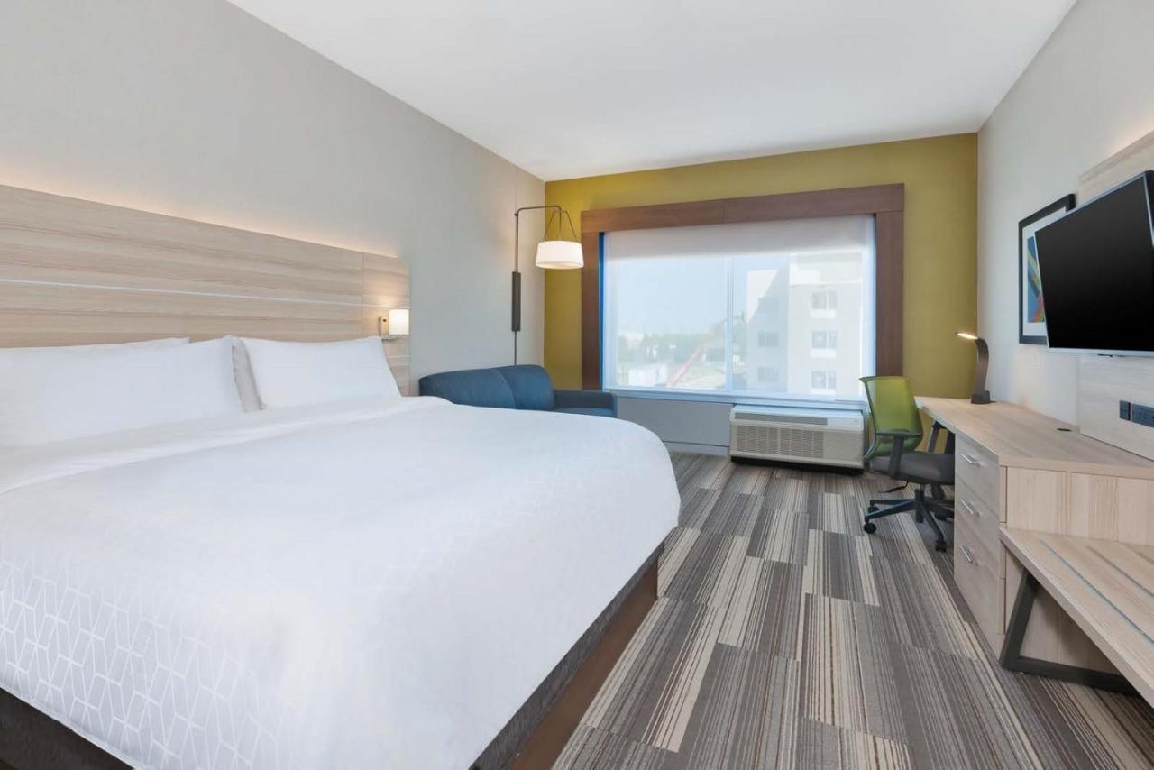 Holiday Inn Express & Suites - Grand Rapids Airport - South By Ihg Exterior photo