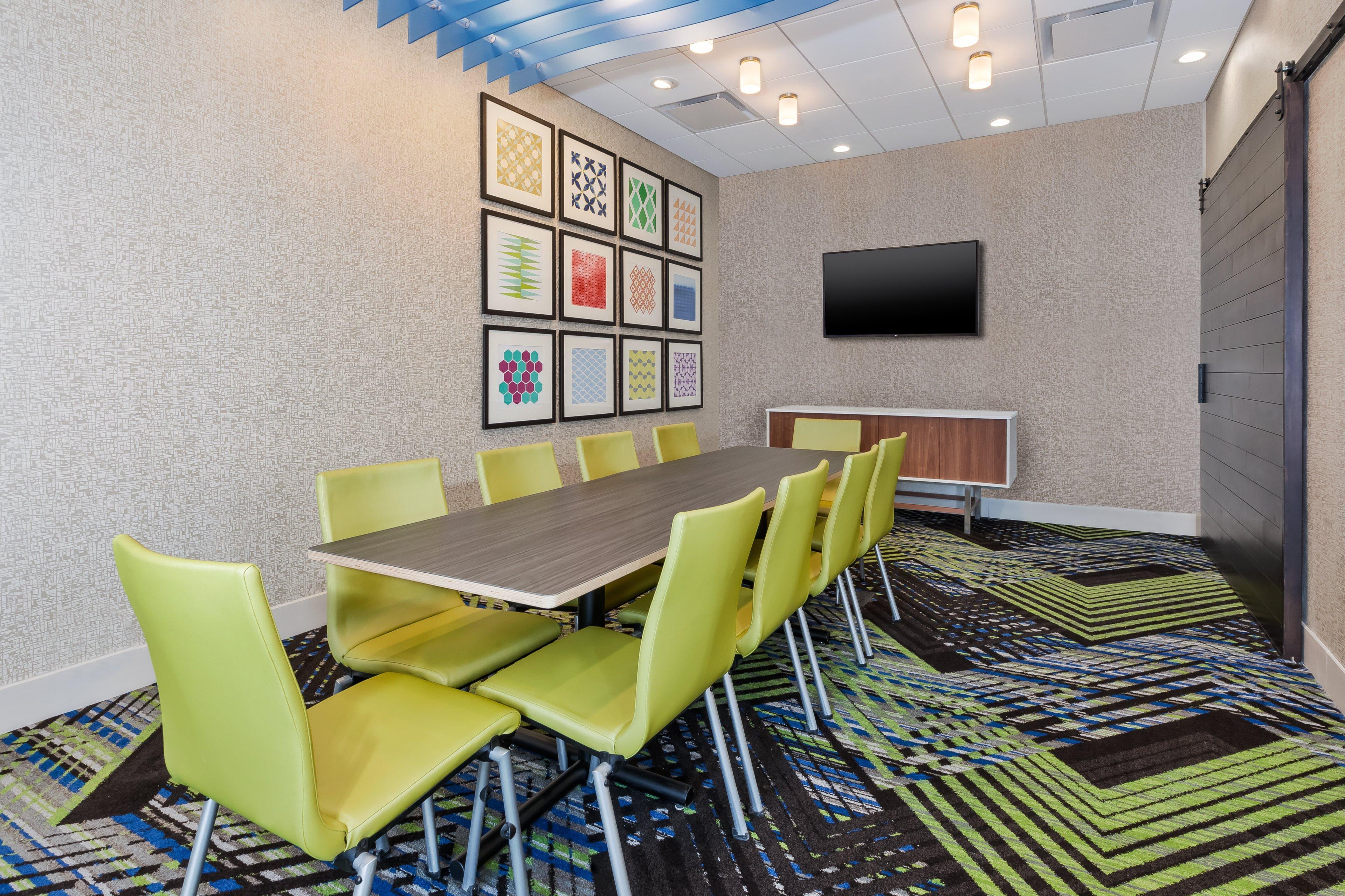 Holiday Inn Express & Suites - Grand Rapids Airport - South By Ihg Exterior photo