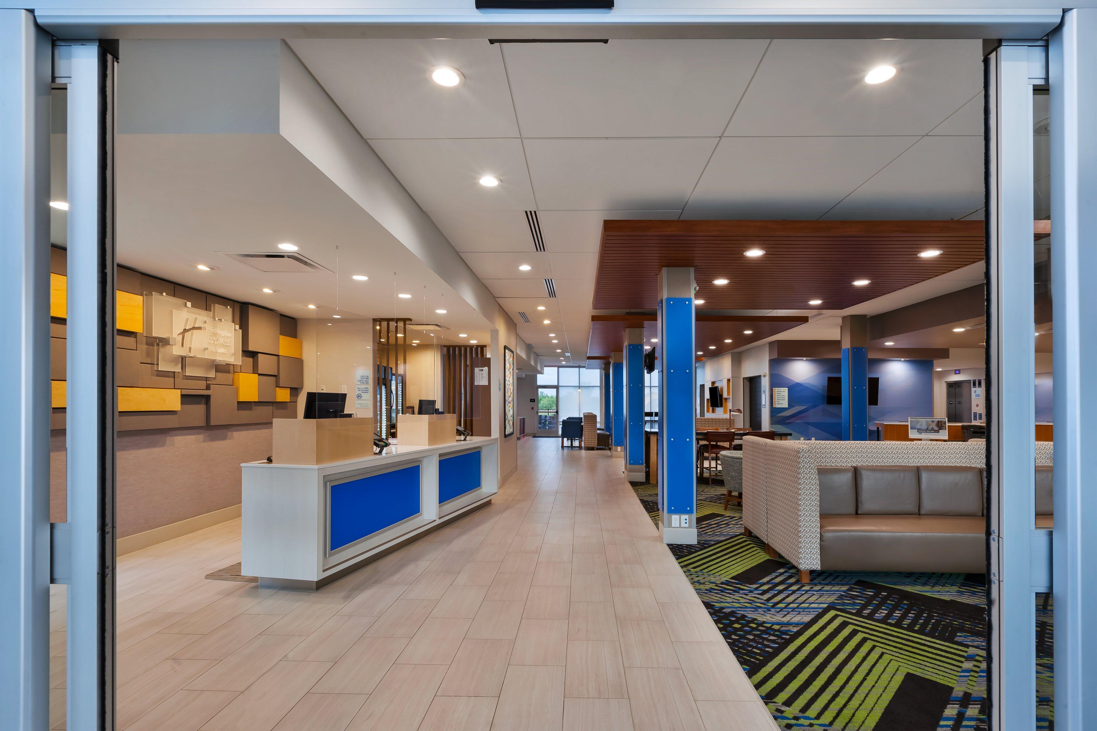 Holiday Inn Express & Suites - Grand Rapids Airport - South By Ihg Exterior photo