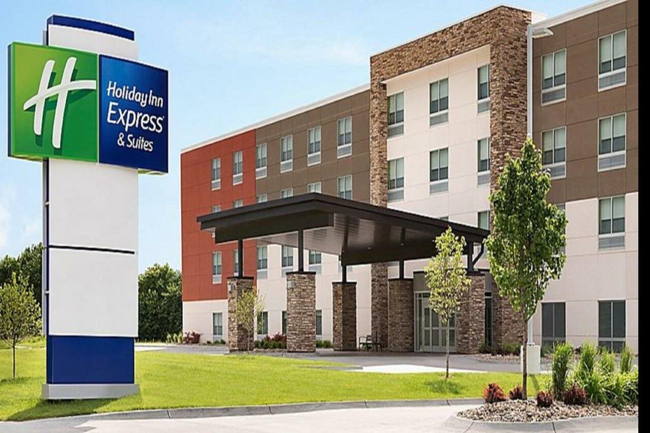 Holiday Inn Express & Suites - Grand Rapids Airport - South By Ihg Exterior photo