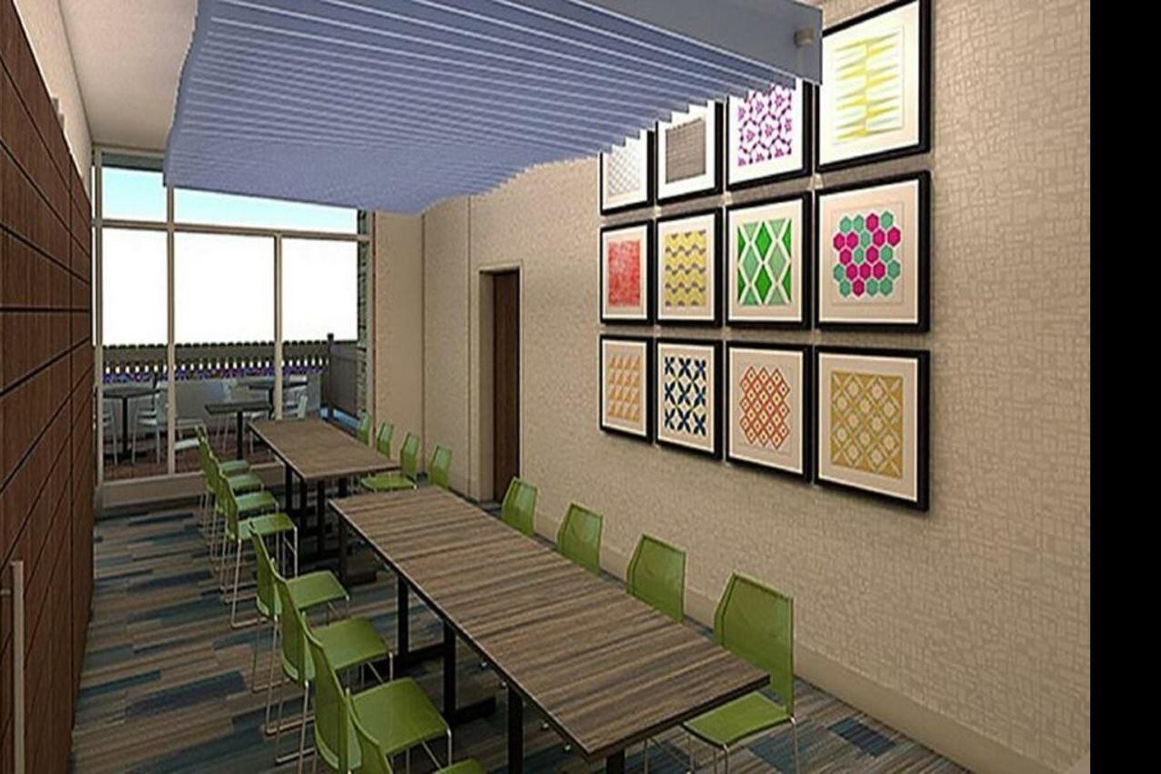 Holiday Inn Express & Suites - Grand Rapids Airport - South By Ihg Exterior photo