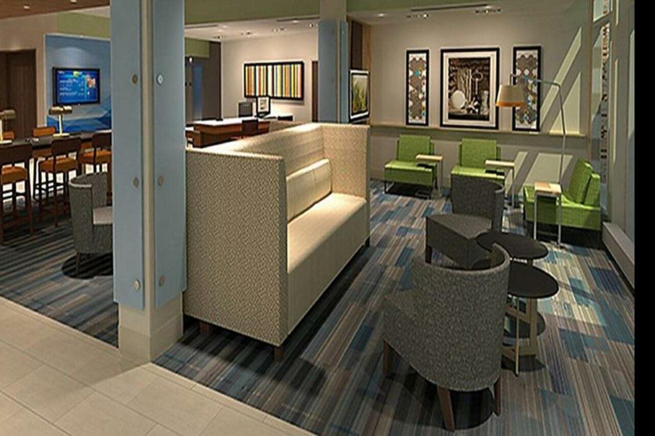 Holiday Inn Express & Suites - Grand Rapids Airport - South By Ihg Exterior photo